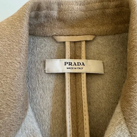 PRADA Blazer size 44 US4 Virgin Wool Camel